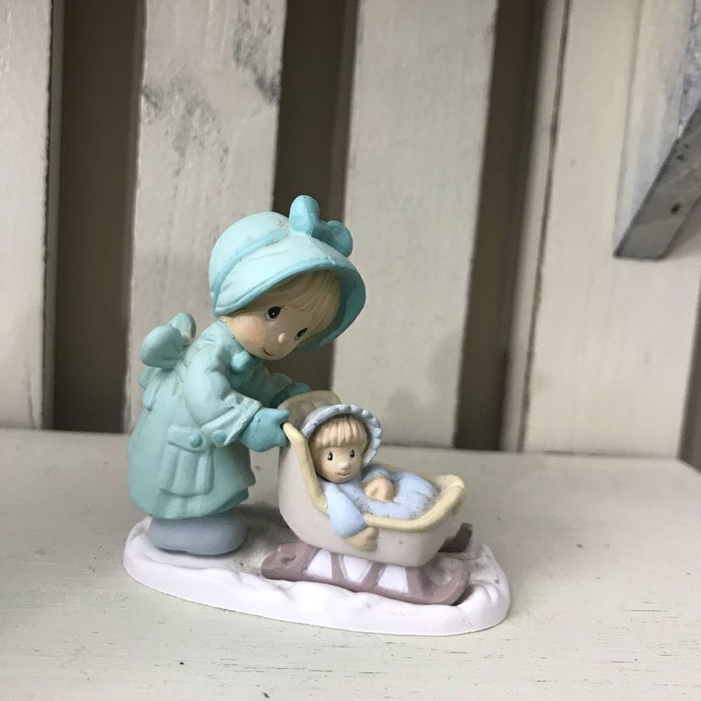 1989 Precious Moments Calendar Girls January Figurine Doll Miniature Figurine Re